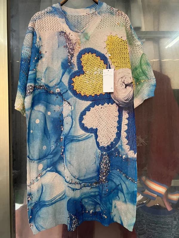Blue Yellow Artistic Large Floral V-Neck Short-Sleeve Knit Top