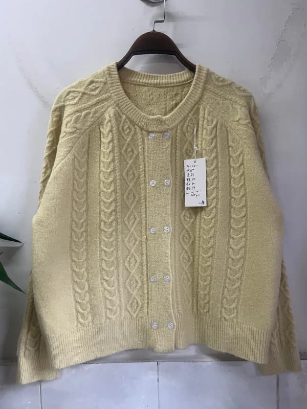 Cream Yellow Big Cable Crew-Neck Loose-Fit Knit Pullover