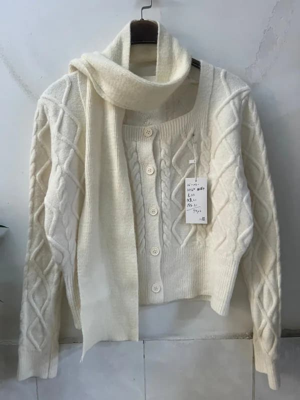 Off-White Slouchy-Collar Textured Knit Pullover