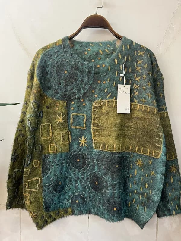 Green-Tone Abstract Print Loose-Fit Pullover Knit Top
