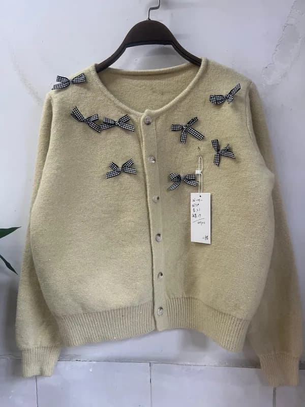 Off-White 3D Flower Trim V-Neck Knit Cardigan