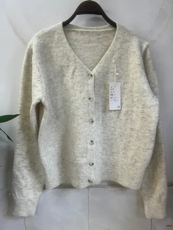 Off-White Pocket V-Neck Cropped Knit Cardigan