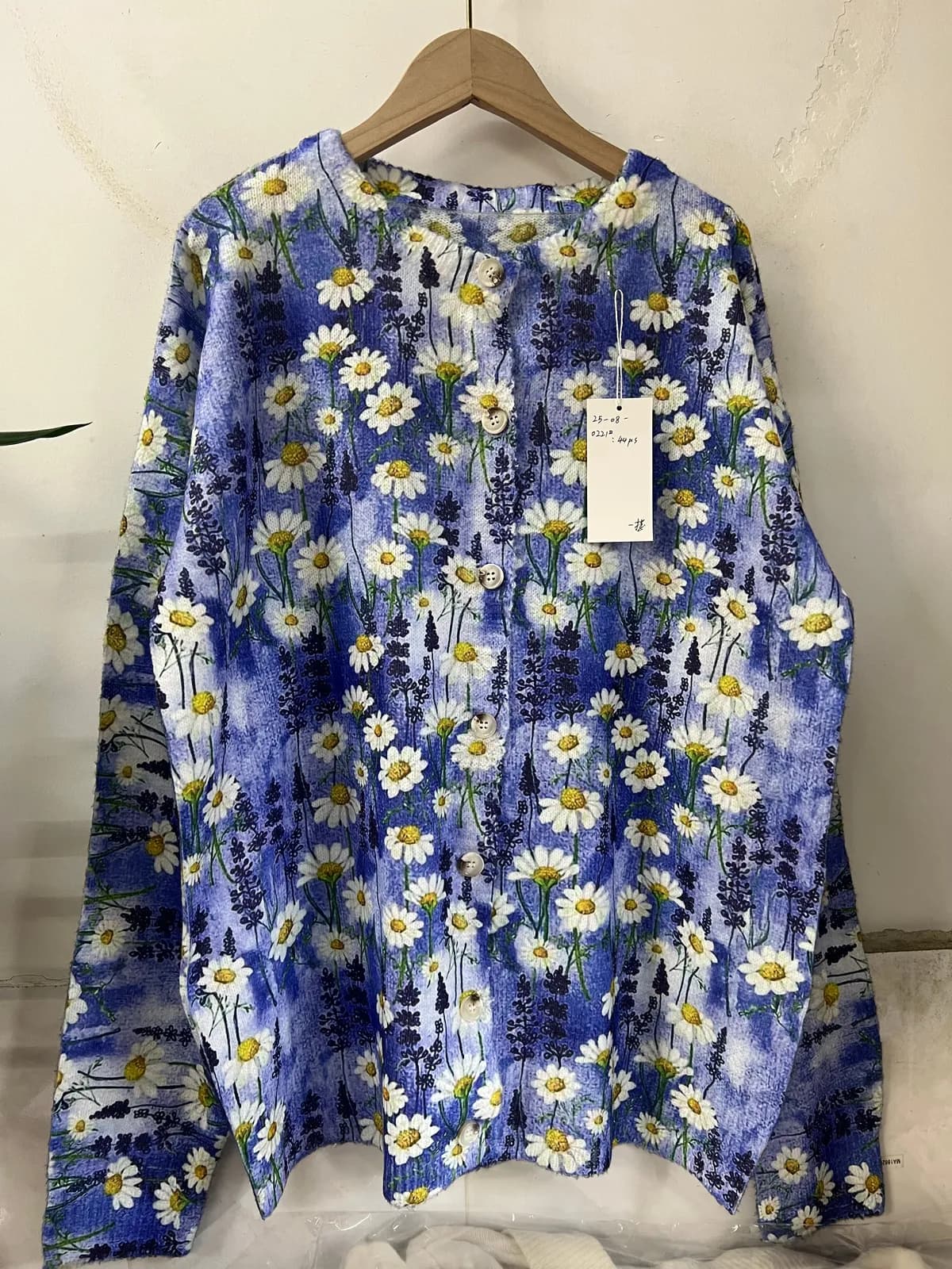蓝白小雏菊印花宽松套头针织衫