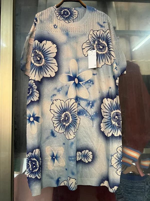 Blue White Peony Print V-Neck Short-Sleeve Loose-Fit Knit Top
